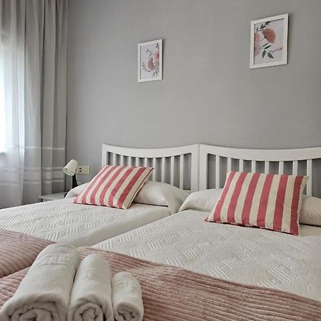 Meda Padron Apartment Bagian luar foto