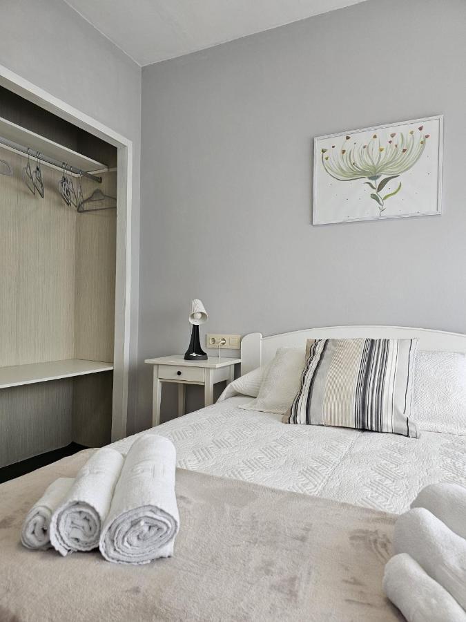 Meda Padron Apartment Bagian luar foto