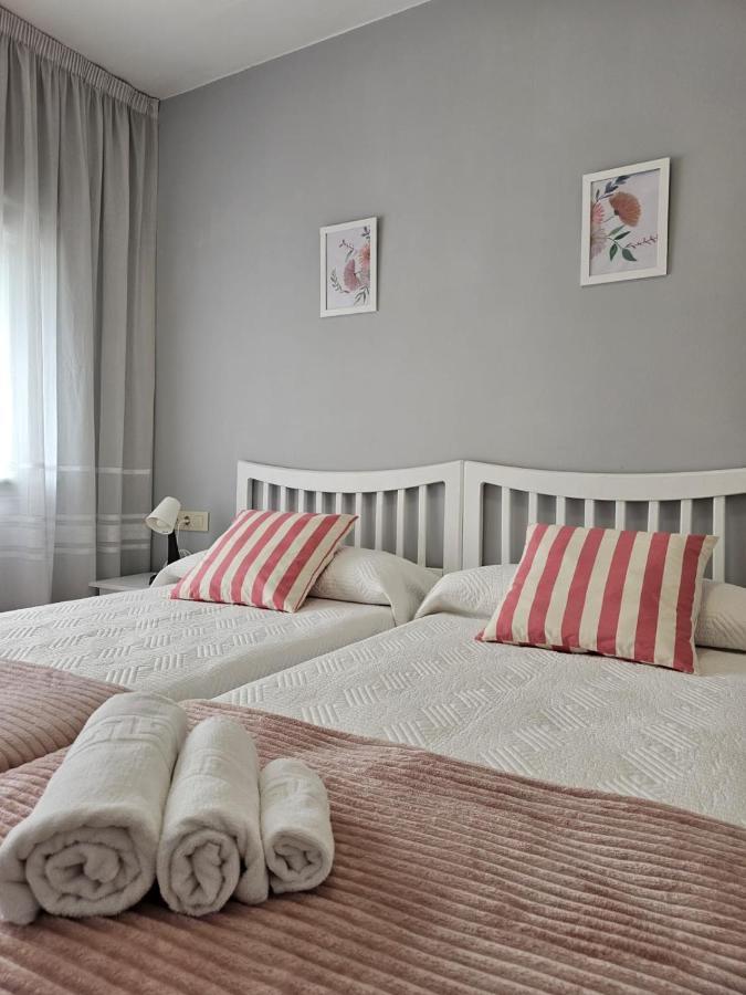 Meda Padron Apartment Bagian luar foto